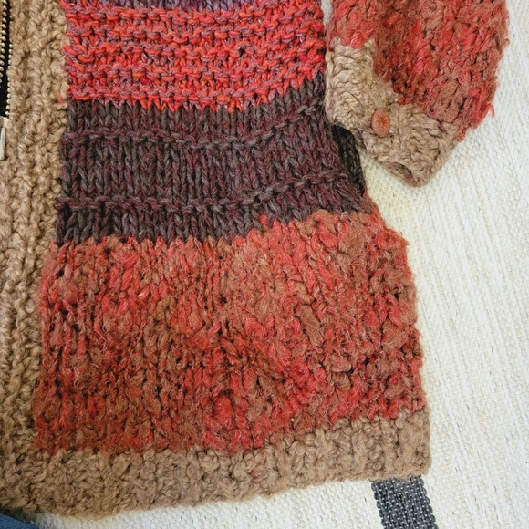 Chunky Oversized Striped Zip-Up Knit Sweater - Picture 8 of 16